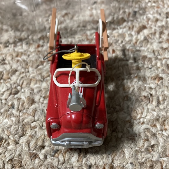 Hallmark Murray Fire Truck Christmas Ornament 1995 - Picture 4 of 9